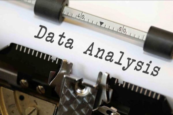 Σεμινάριο data analysis project για όλους από το φροντιστήριο Ρούλα Μακρή.